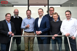 Gruppenfoto mit Jens Spahn bei der Ossenberg Holding GmbH